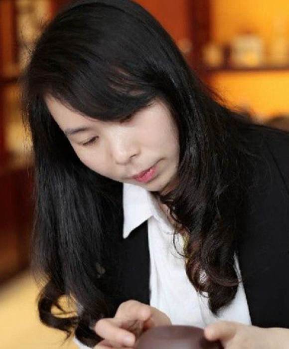 紫砂艺人蒋彩莉，工艺美术师