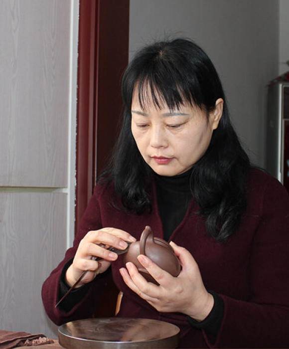 紫砂艺人蒋振英，工艺美术师