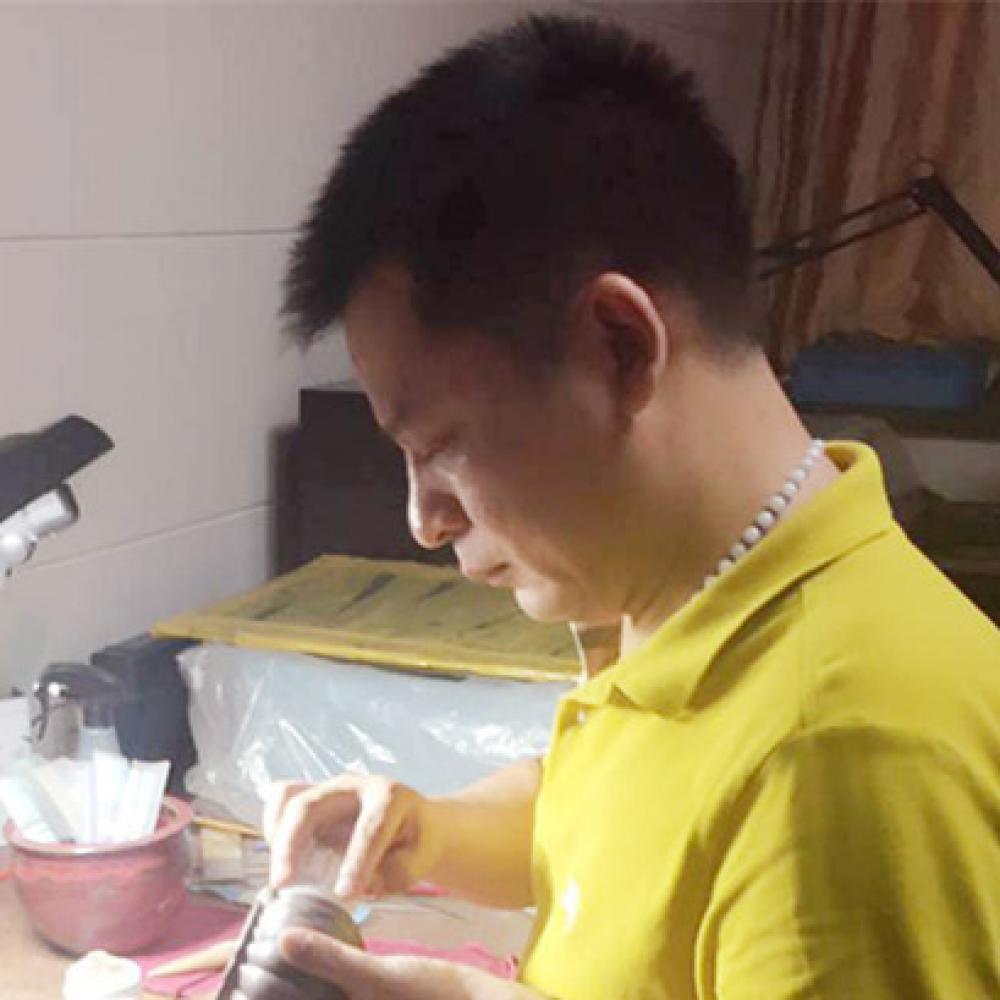 紫砂艺人蒋泽军，高级工艺美术师