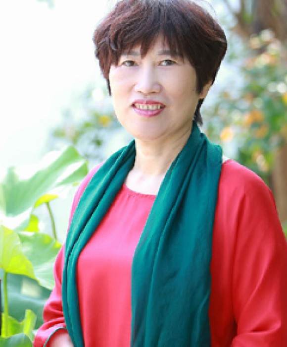 紫砂艺人蒋艺华，正高级工艺美术师