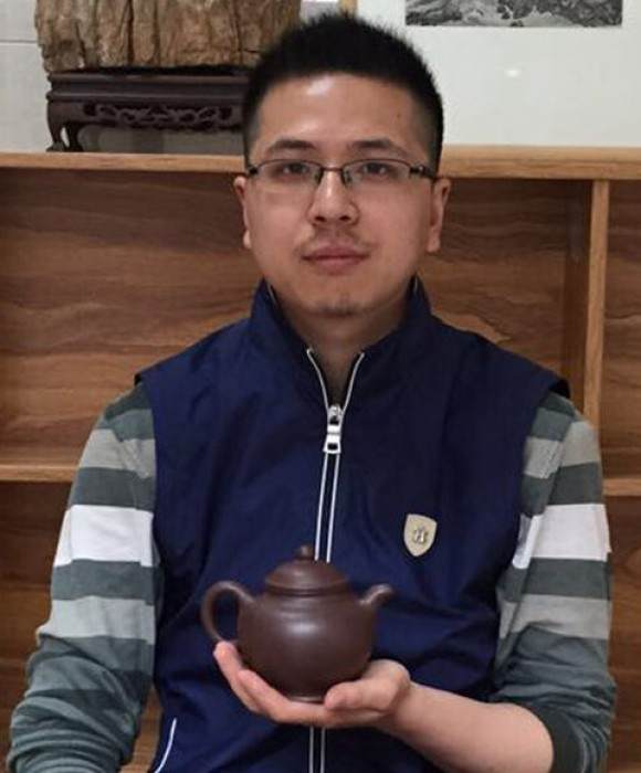 紫砂艺人蒋靓男，工艺美术师