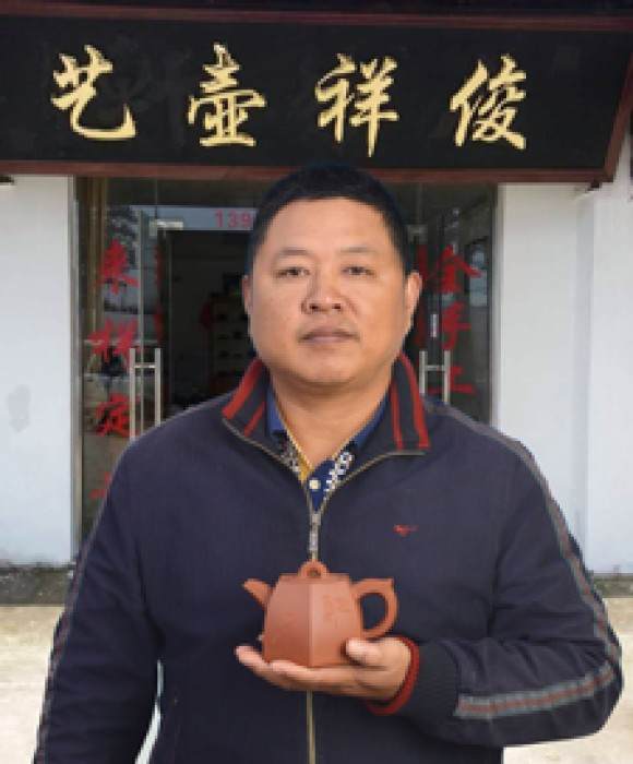 紫砂艺人蔡俊祥，高级工艺美术师