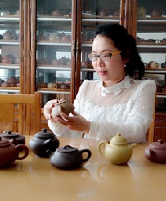 紫砂艺人蔡俊，助理工艺美术师