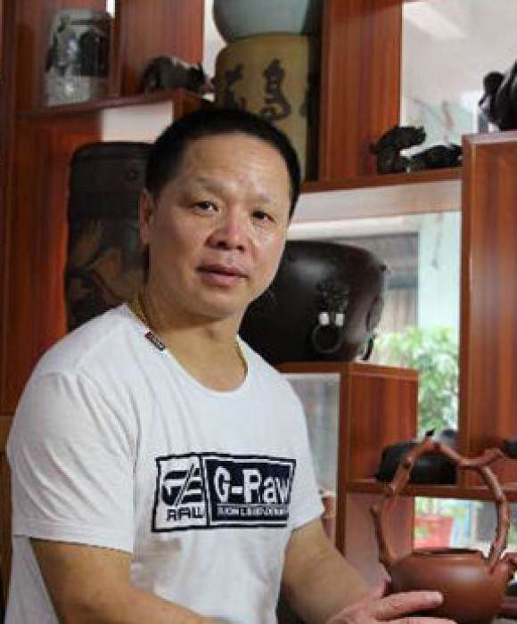 紫砂艺人蔡海燕，高级工艺美术师