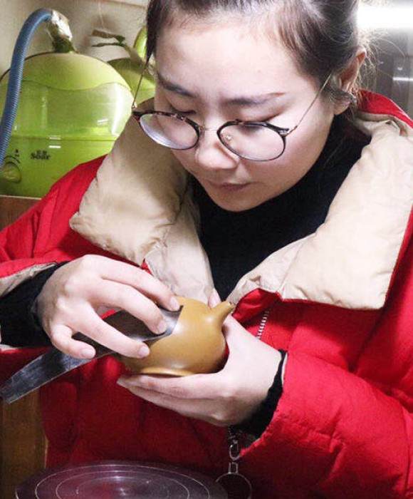 紫砂艺人蔡菲，工艺美术师