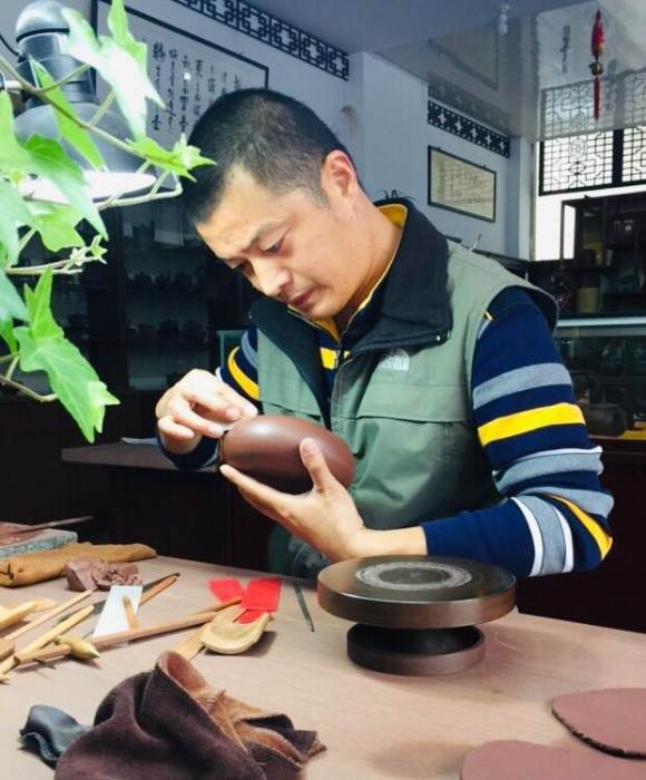 紫砂艺人薛锋，工艺美术师