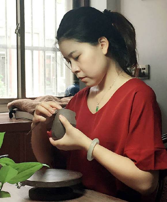 紫砂艺人袁冬平，工艺美术师