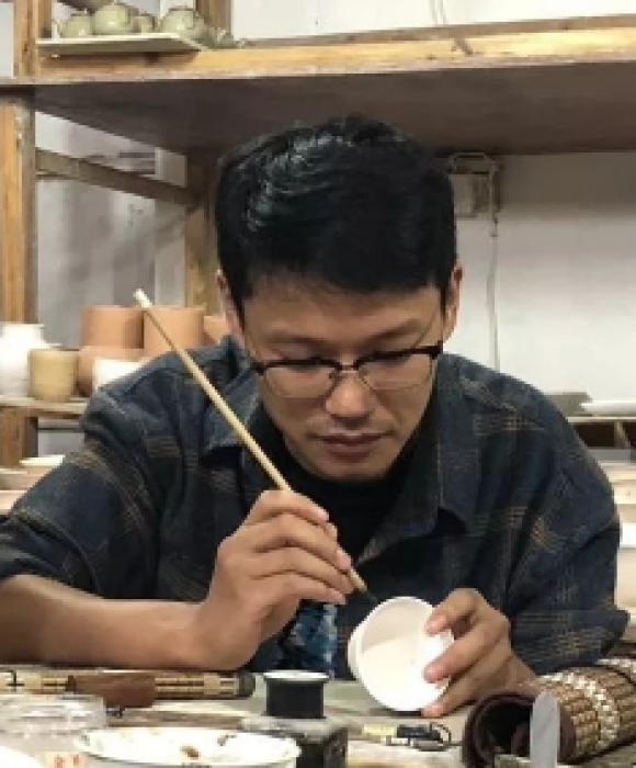 紫砂艺人詹黎明，高级工艺美术师