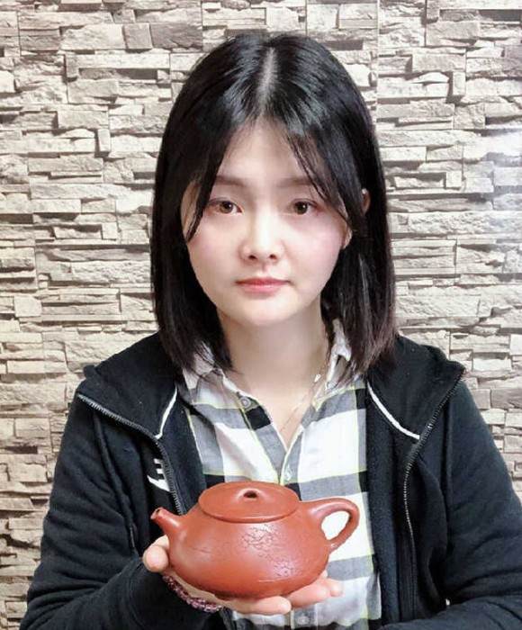 紫砂艺人许云，工艺美术师