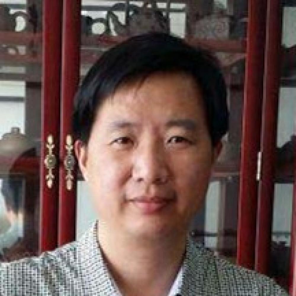 紫砂艺人许亦春，高级工艺美术师