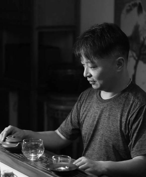 紫砂艺人许伟军，工艺美术员