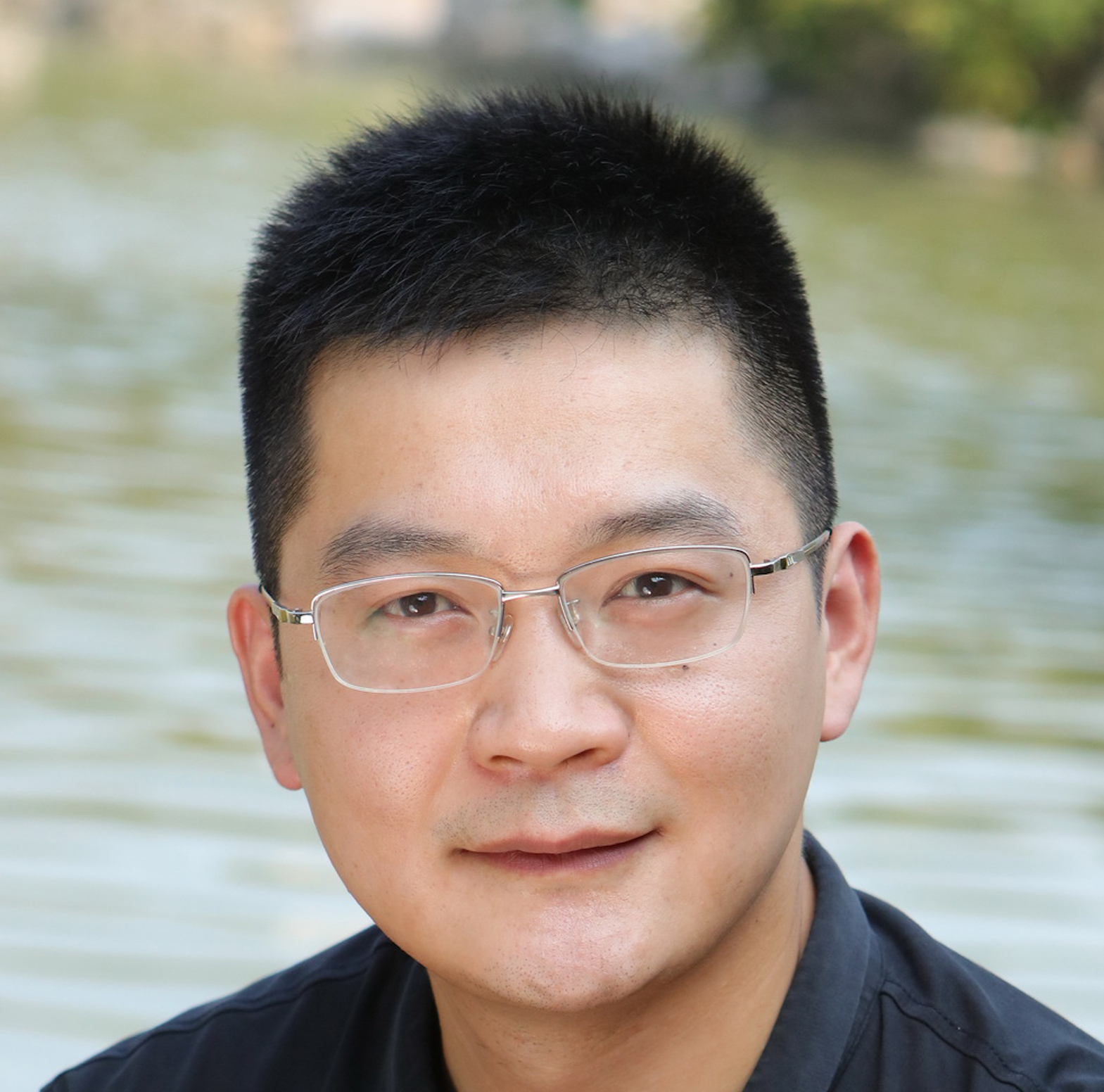 紫砂艺人许俊涛，工艺美术师