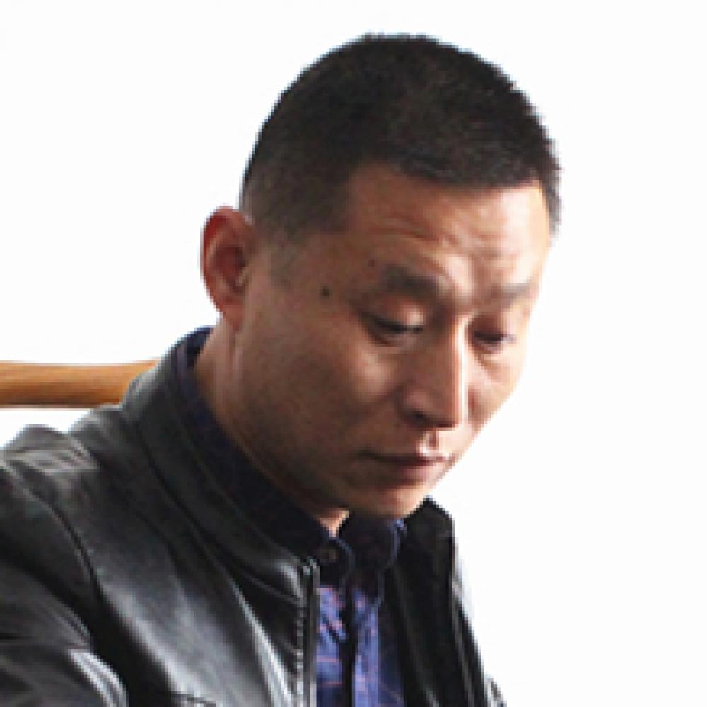 紫砂艺人许军，助理工艺美术师