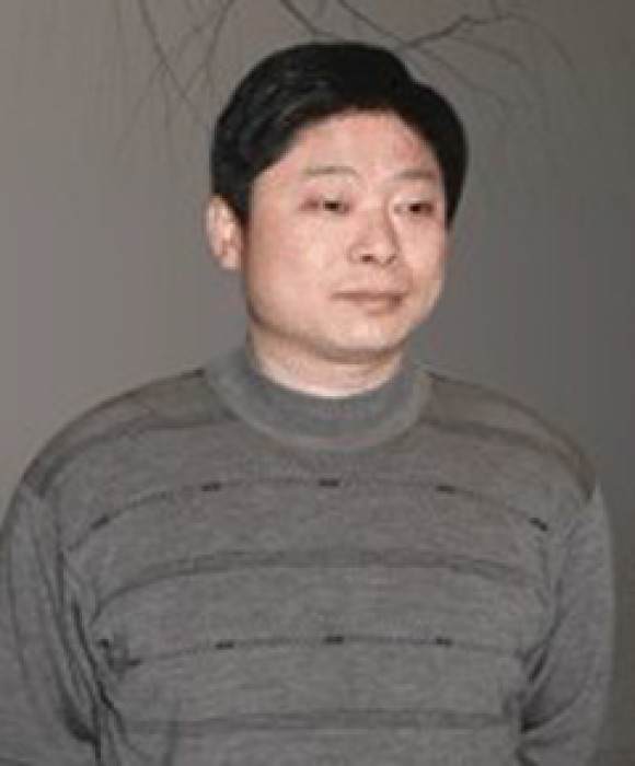 紫砂艺人许卫中，高级工艺美术师
