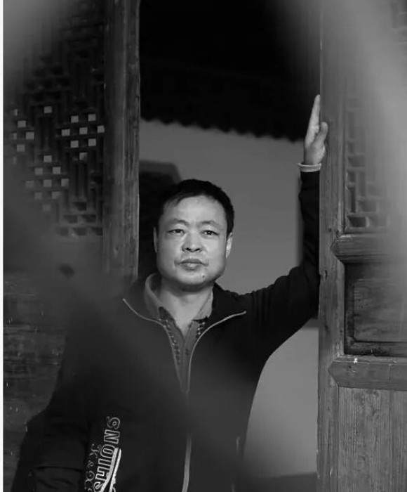 紫砂艺人许嘉年，工艺美术师