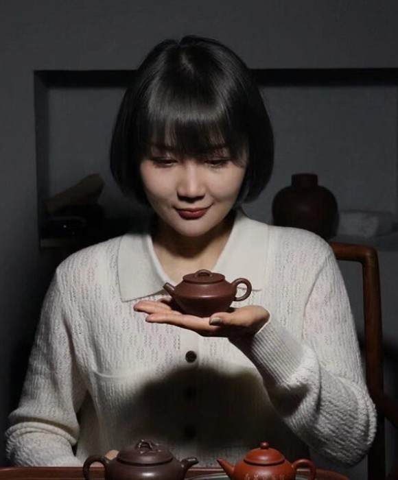 紫砂艺人许婷茹，助理工艺美术师