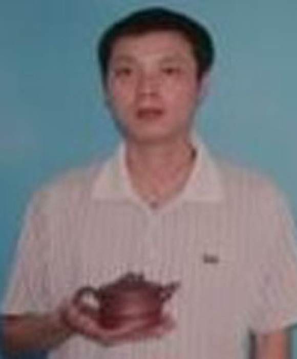 紫砂艺人许屹松，工艺美术师