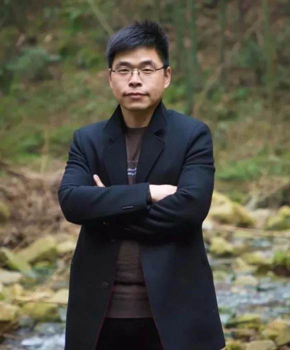 紫砂艺人许敏锋，工艺美术师