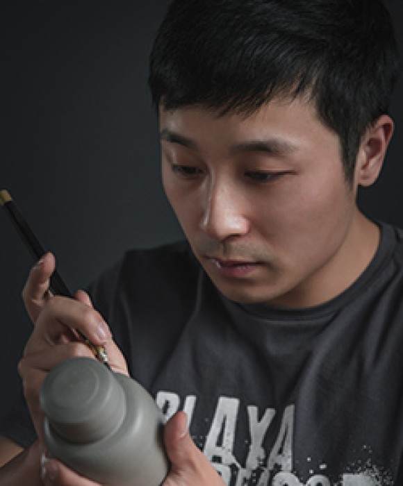 紫砂艺人许文军，助理工艺美术师