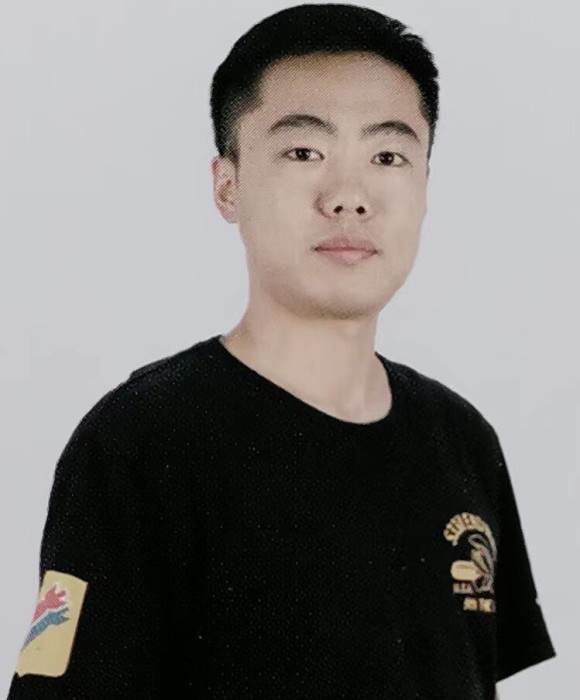 紫砂艺人许文浩，助理工艺美术师