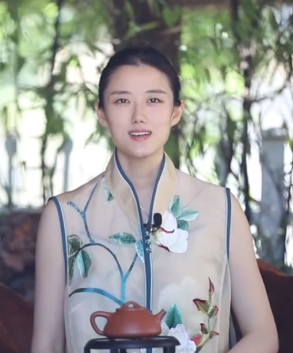 紫砂艺人许沈紫，高级工艺美术师