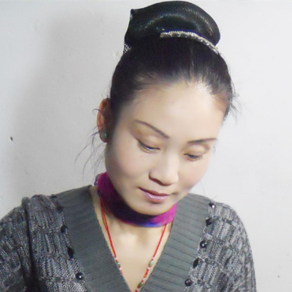 紫砂艺人许爱萍，高级工艺美术师