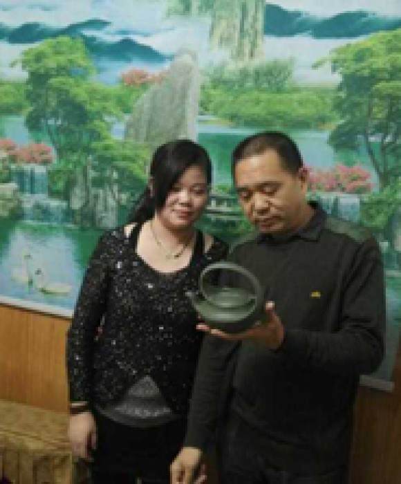 紫砂艺人许良妹，工艺美术师