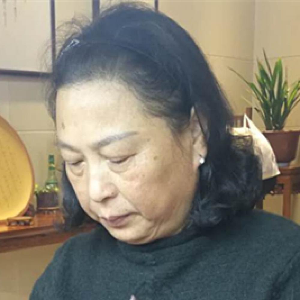 紫砂艺人许艳萍，工艺美术师