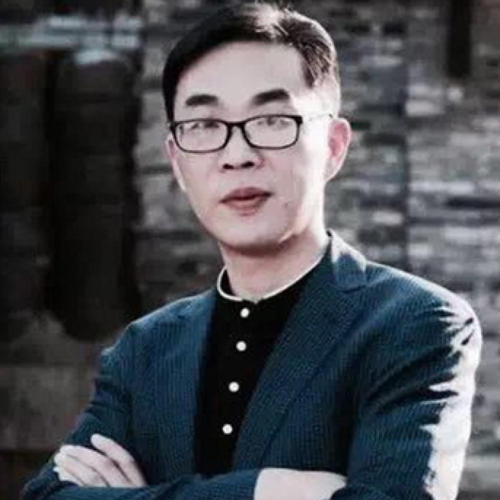 紫砂艺人许频频，高级工艺美术师