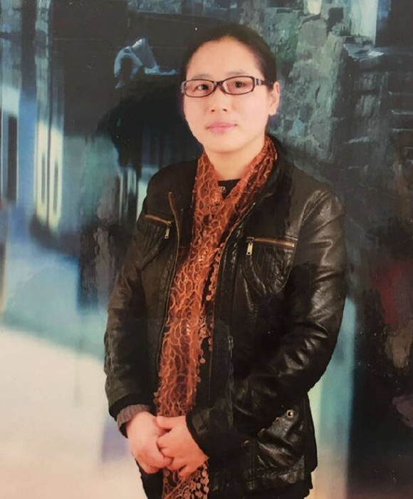 紫砂艺人谈伟琴，助理工艺美术师