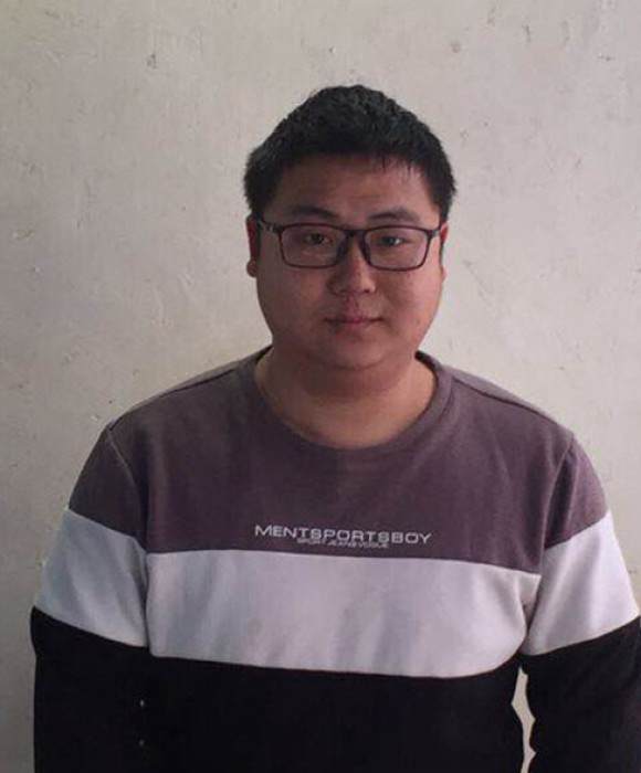 紫砂艺人谢万华，助理工艺美术师