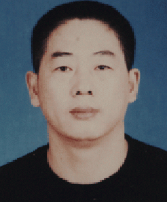 紫砂艺人谢国年，助理工艺美术师