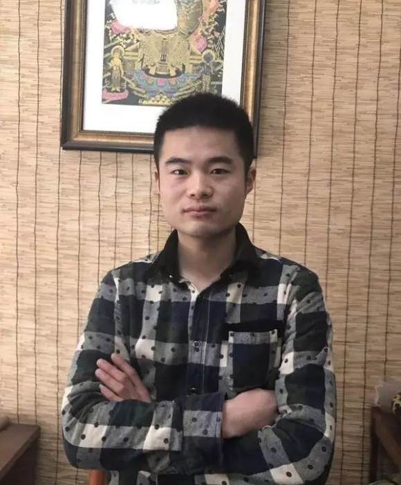 紫砂艺人谢奇，助理工艺美术师