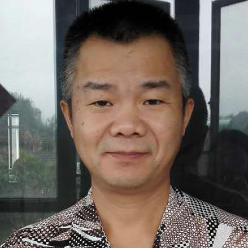 紫砂艺人谢永新，正高级工艺美术师