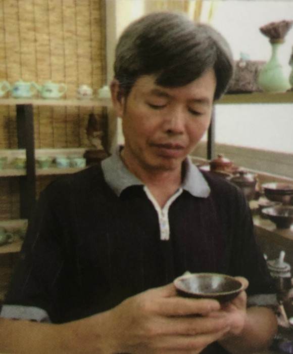 紫砂艺人赖新奎，助理工艺美术师
