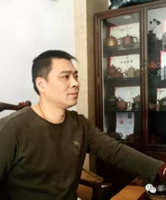 紫砂艺人赵形峰，高级工艺美术师