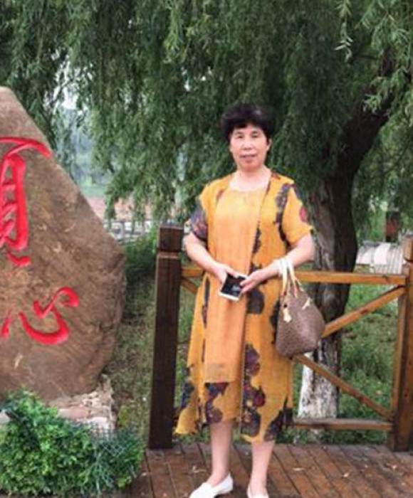 紫砂艺人赵志勤，工艺美术师