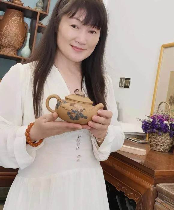 紫砂艺人赵春玉，工艺美术师