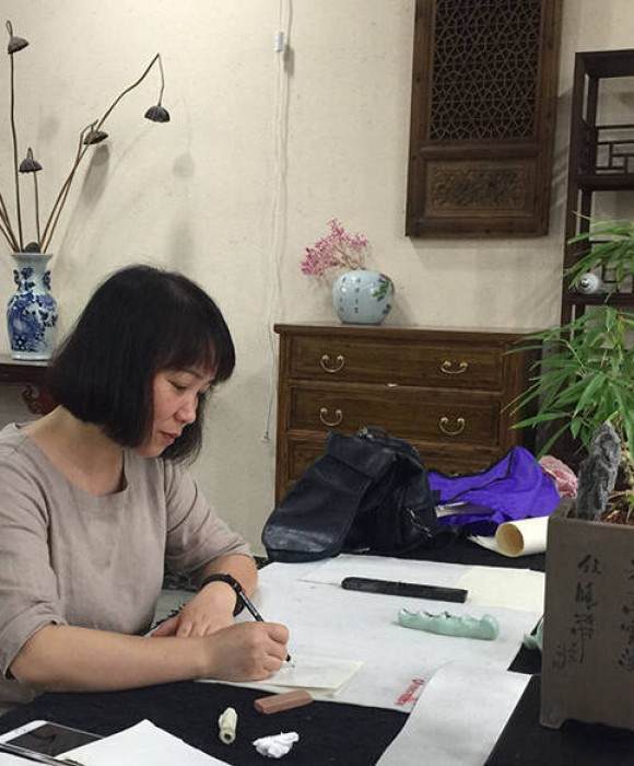 紫砂艺人赵美琴，高级工艺美术师