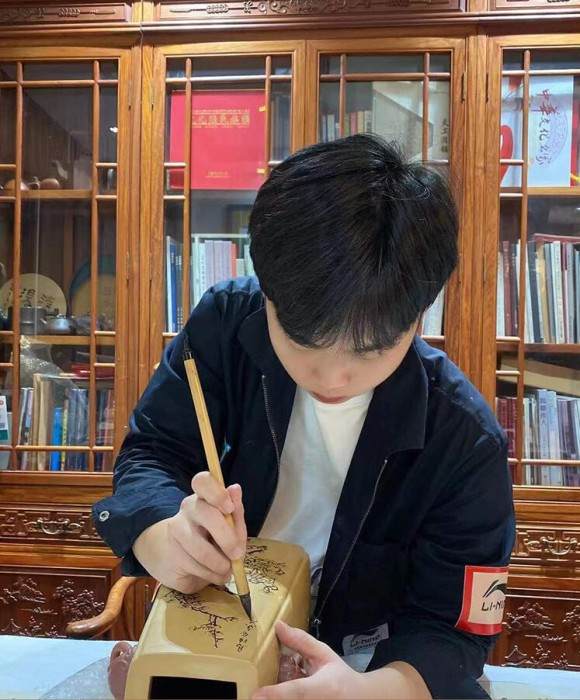 紫砂艺人赵辉，工艺美术师