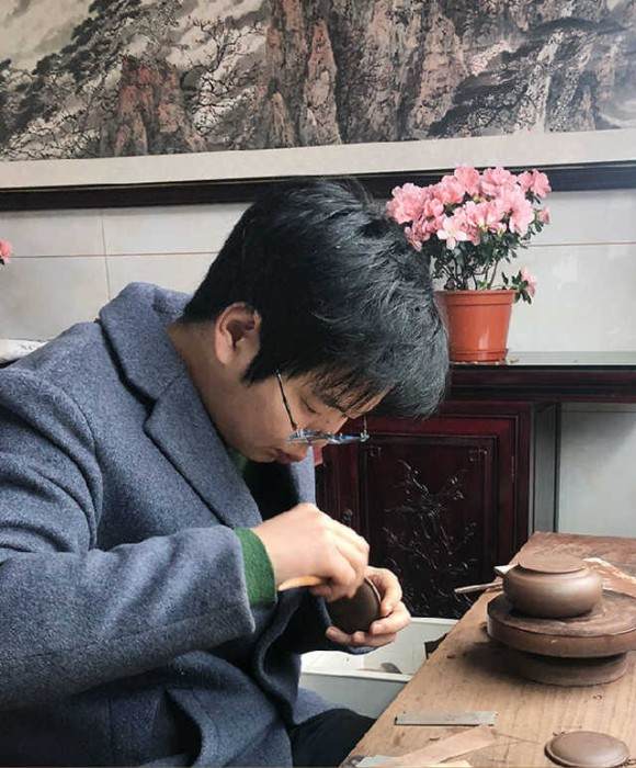 紫砂艺人路强，工艺美术师