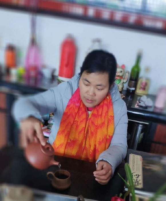 紫砂艺人邓高红，工艺美术员