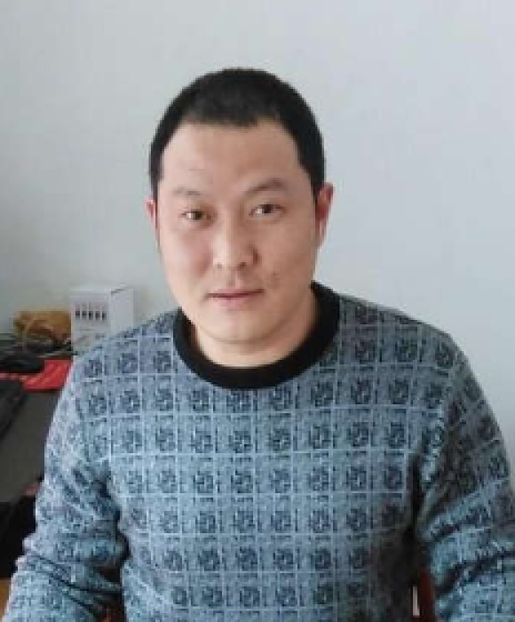 紫砂艺人邱永新，工艺美术师