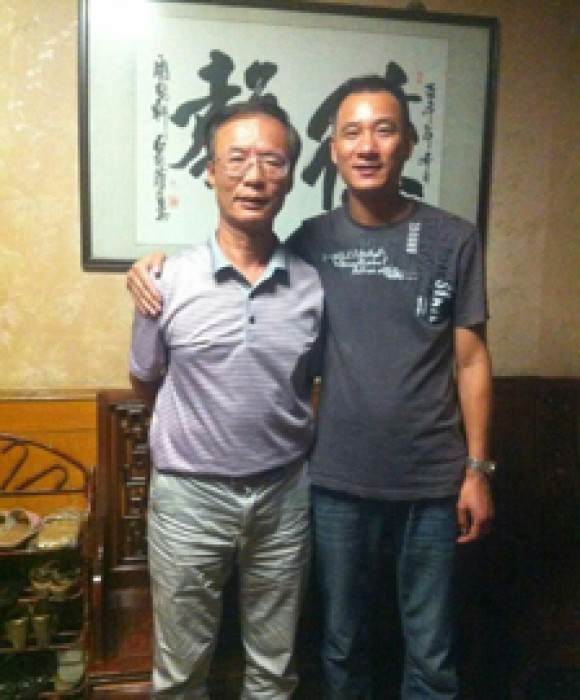 紫砂艺人邱继中，高级工艺美术师