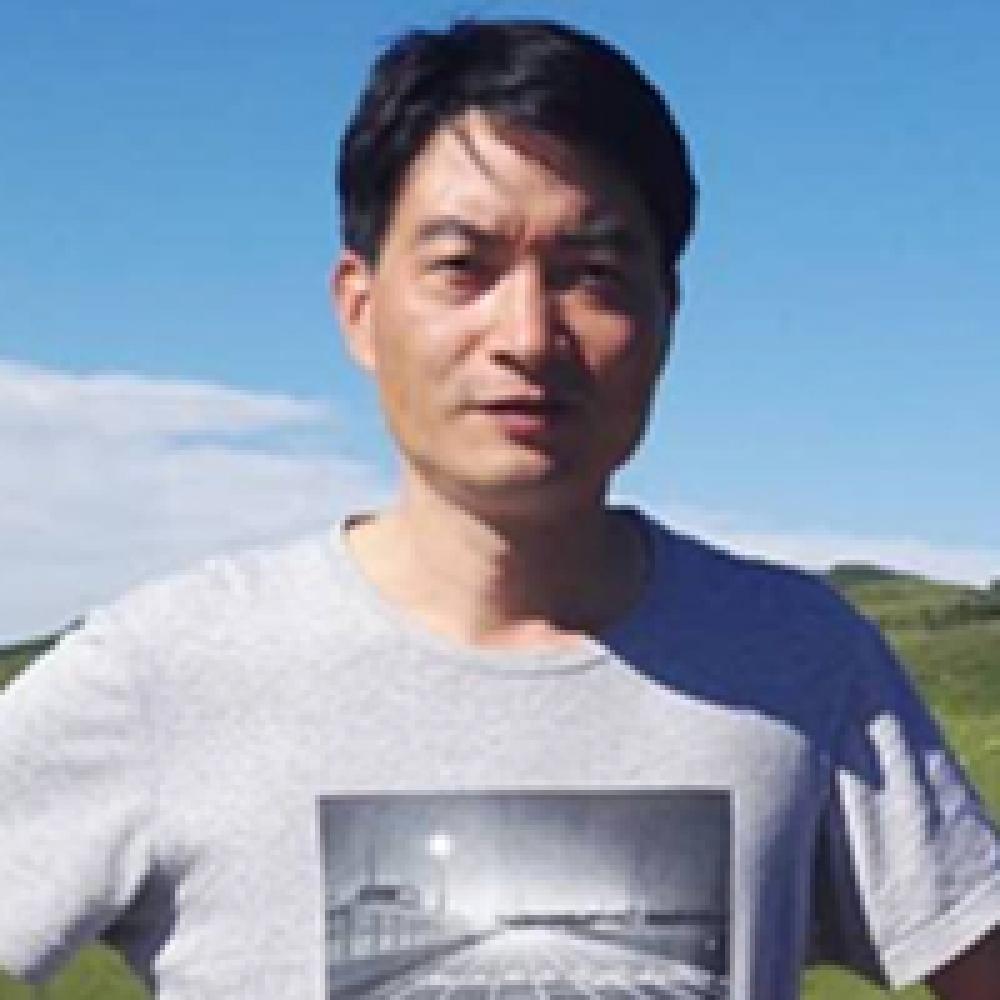 紫砂艺人邵俊，正高级工艺美术师