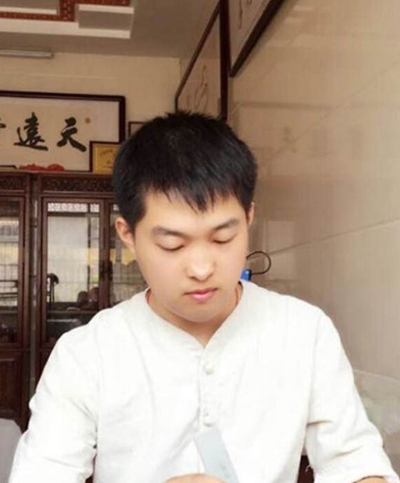紫砂艺人邵凯，助理工艺美术师