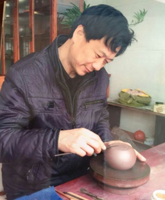 紫砂艺人邵协平，高级工艺美术师