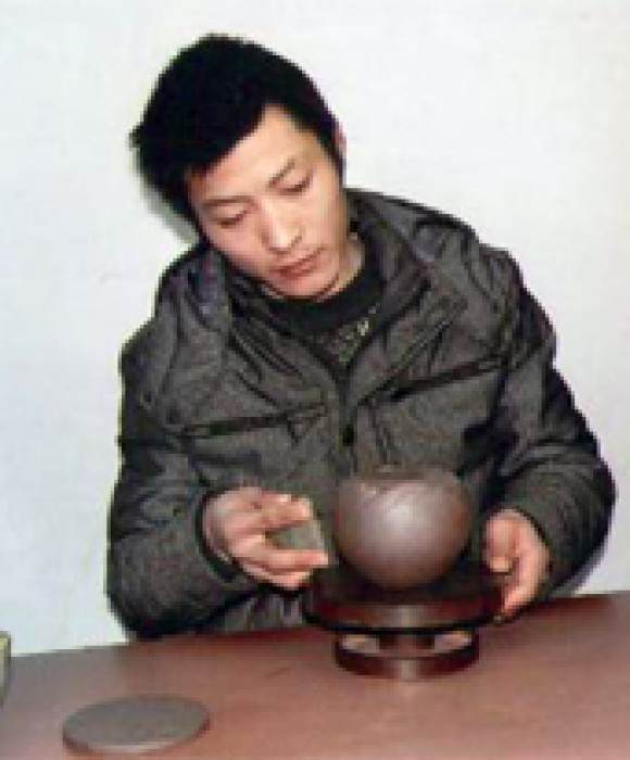 紫砂艺人邵发刚，工艺美术师