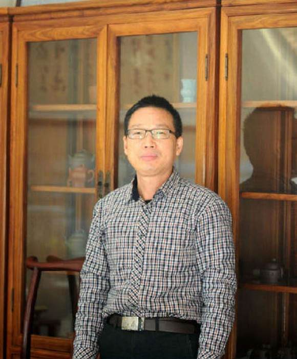紫砂艺人邵方军，工艺美术师