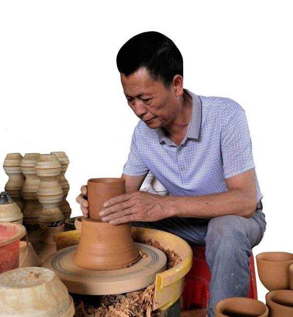 紫砂艺人邹云源，民间实力派
